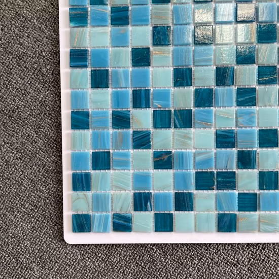 Foshan Fabrik Großhandelspreis Blau Grün Farbe Boden Hot Swimming Pool Schmelzglas Mosaikfliese